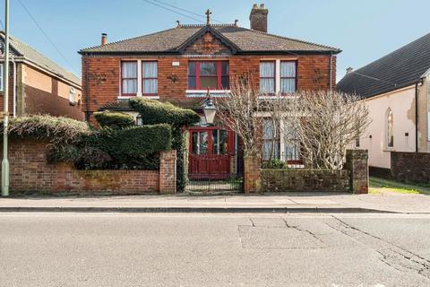 5 bedroom detached house for sale, Elm Grove, Hayling Island, Hampshire, PO11 9EH