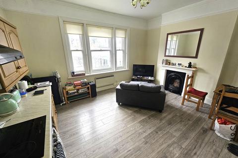 1 bedroom flat for sale, Chiswick High Road,London,W4 3AY