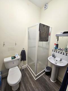 1 bedroom flat for sale, Chiswick High Road,London,W4 3AY