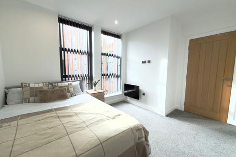 1 bedroom in a flat share to rent, Newhall Street, Birmingham B3