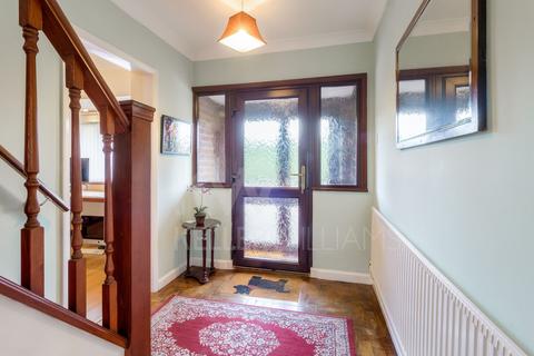 4 bedroom detached house for sale, Stratford Road, Roade, Northampton, NN7