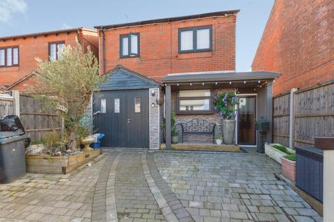 3 bedroom detached house for sale, Hurst Road, Hinckley