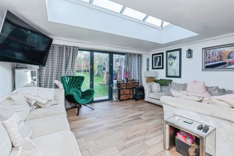 3 bedroom detached house for sale, Hurst Road, Hinckley