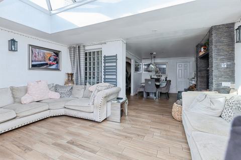 3 bedroom detached house for sale, Hurst Road, Hinckley