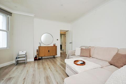 2 bedroom flat for sale, Manor Court, 38 Manor Road, Folkestone, Kent, CT20