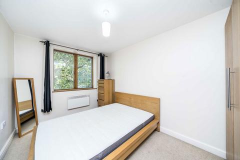 2 bedroom flat to rent, Three Oak Lane, London SE1