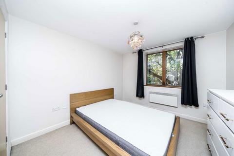 2 bedroom flat to rent, Three Oak Lane, London SE1