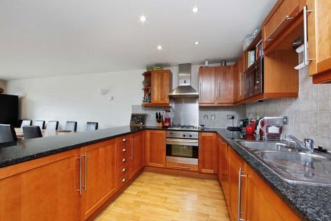 2 bedroom flat to rent, Tanner Street, London SE1