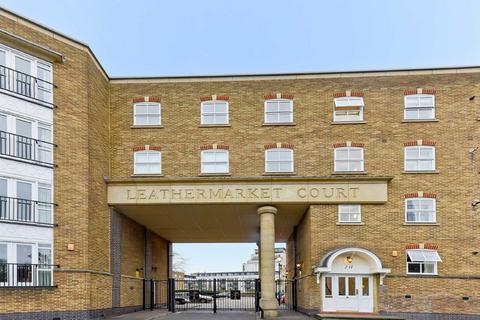 2 bedroom flat to rent, Leathermarket Court, London SE1