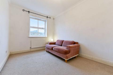2 bedroom flat to rent, Leathermarket Court, London SE1