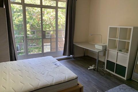 3 bedroom flat to rent, Gower Street, Bloomsbury WC1E