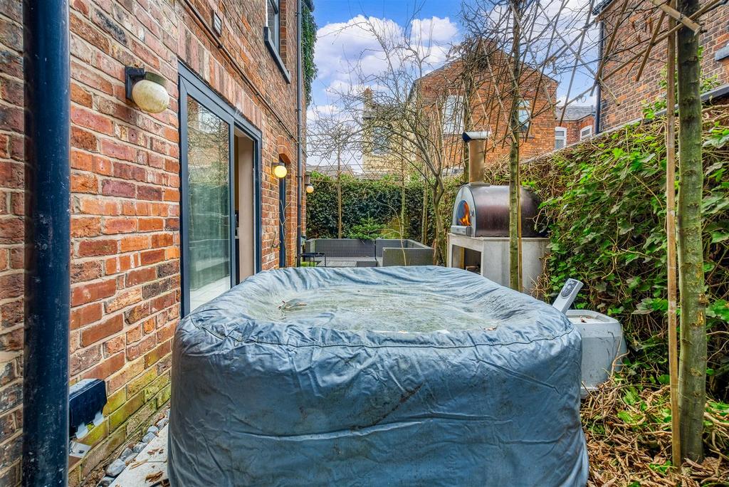 Rear Courtyard