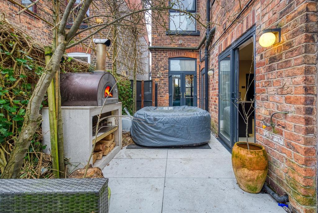 Rear Courtyard