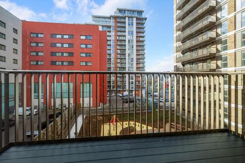 1 bedroom flat to rent, Halcyon House, Eden Place, London E16