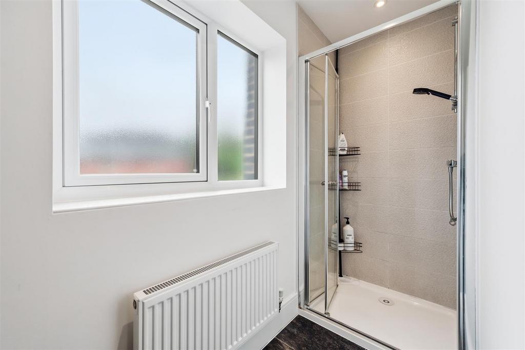 En-suite Shower.jpg