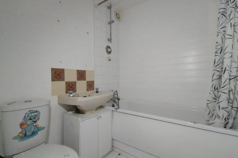1 bedroom flat for sale, Flat 93 Millhaven Close, Romford, Essex, RM6 4PW