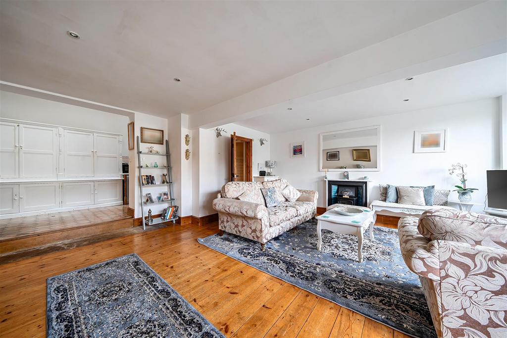 Zappo Sitting Room..jpg