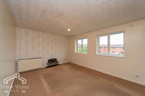 2 bedroom flat for sale, St. Davids Grove, Lytham St. Annes, Lancashire, FY8 2QR