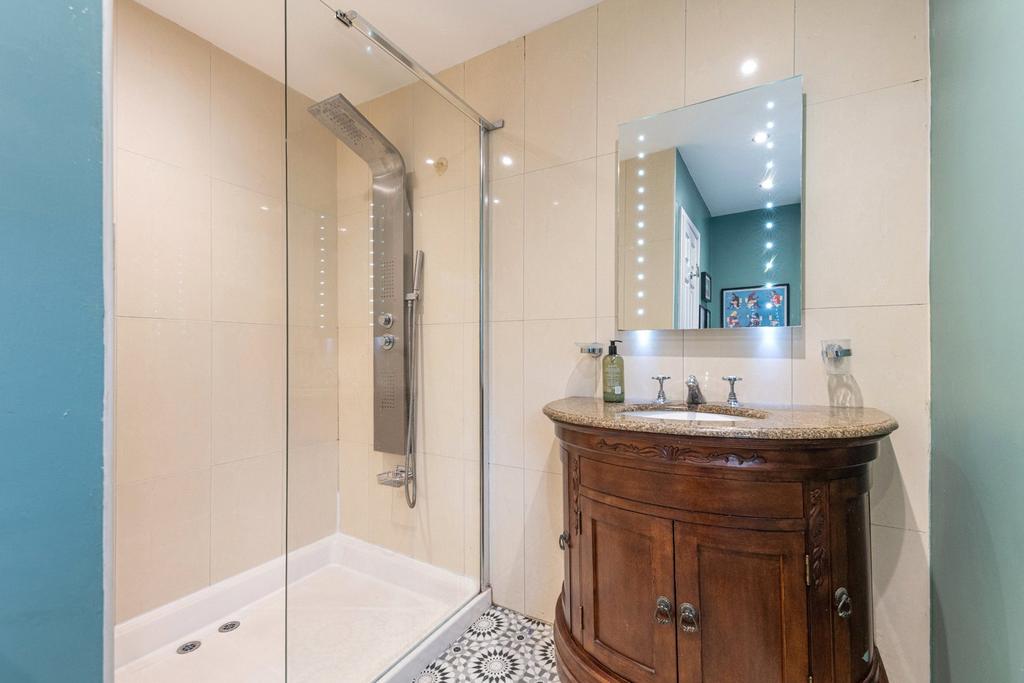 Ensuite