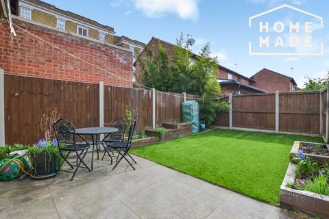 2 bedroom terraced house to rent, Corfield Street, E2