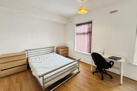 5 bedroom terraced house to rent, Braemar Road, Manchester, Greater Manchester, M14