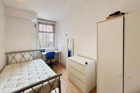 5 bedroom terraced house to rent, Braemar Road, Manchester, Greater Manchester, M14