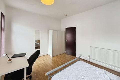 5 bedroom terraced house to rent, Braemar Road, Manchester, Greater Manchester, M14