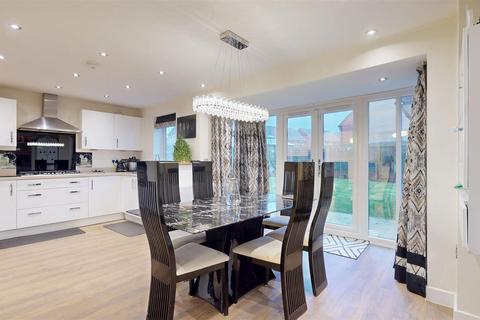 4 bedroom detached house for sale, Olympic Crescent, Milton Keynes MK10