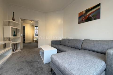 2 bedroom house to rent, Heald Place, Manchester M14