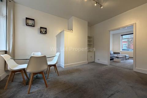 2 bedroom house to rent, Heald Place, Manchester M14
