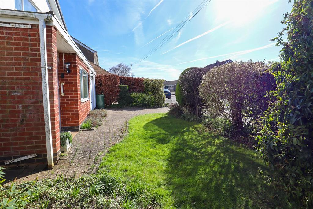 Front garden.jpg
