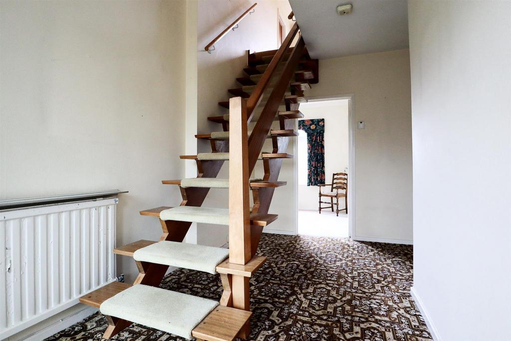 Entrance hallway.jpg