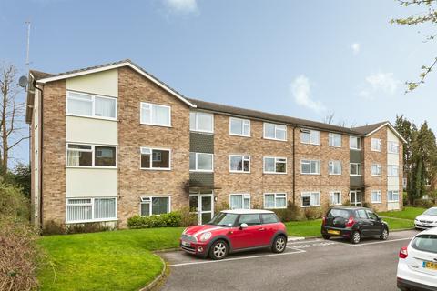 2 bedroom flat for sale, Sharrow Close, Haywards Heath