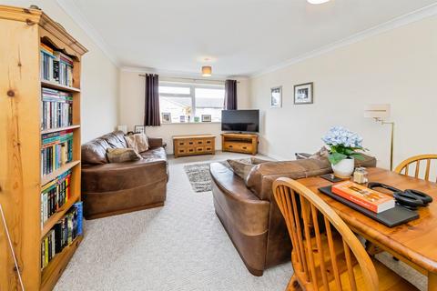 2 bedroom flat for sale, Sharrow Close, Haywards Heath
