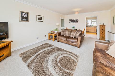 2 bedroom flat for sale, Sharrow Close, Haywards Heath