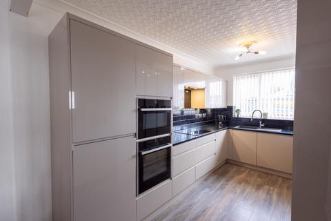 3 bedroom bungalow for sale, Moorside Drive, Drighlington, Bradford