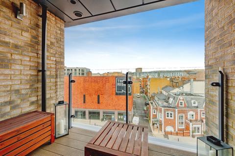 2 bedroom apartment for sale, Marketfield Way, Redhill