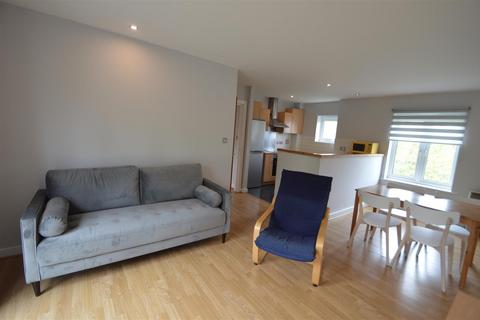 2 bedroom flat to rent, St Wilfrids Street, Manchester M15