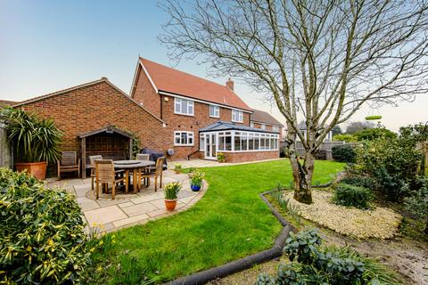 4 bedroom detached house for sale, Howards Croft, Colchester, CO4