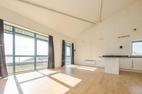 2 bedroom flat for sale, Norwich Road, Ipswich