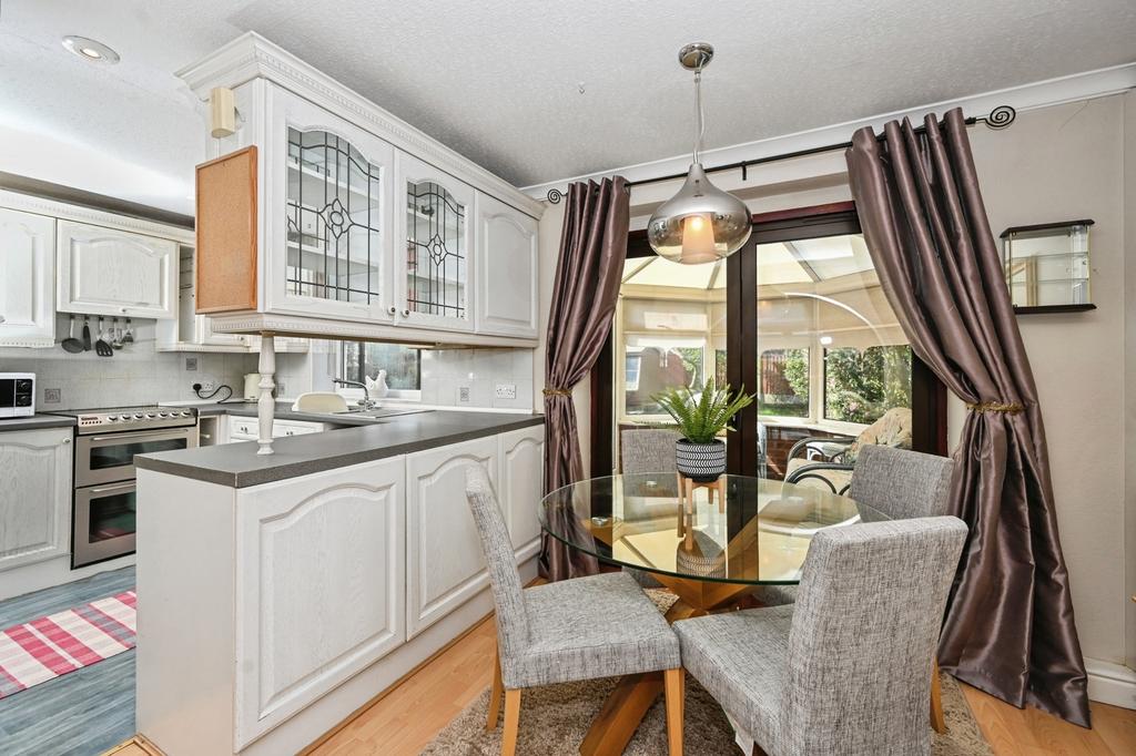 Dining/Kitchen