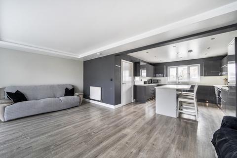 3 bedroom end of terrace house for sale, Exeter Road, Cullompton, Devon, EX15