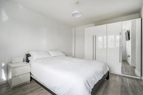 3 bedroom end of terrace house for sale, Exeter Road, Cullompton, Devon, EX15