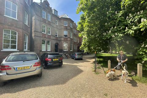 1 bedroom flat for sale, Hallam House, London, SW4