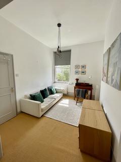 1 bedroom flat for sale, Hallam House, London, SW4