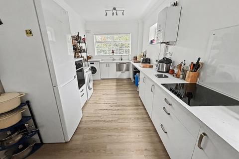 2 bedroom flat for sale, Wimborne