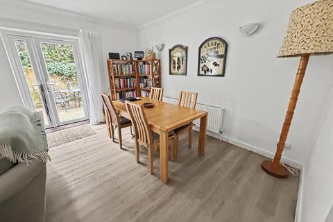 2 bedroom flat for sale, Wimborne