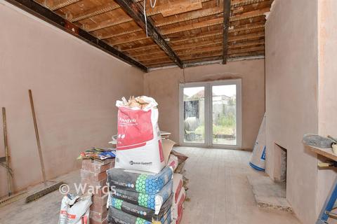 3 bedroom semi-detached house for sale, Ackholt Road, Aylesham, Canterbury, Kent