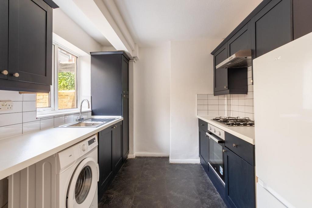 Kitchen (1).jpg
