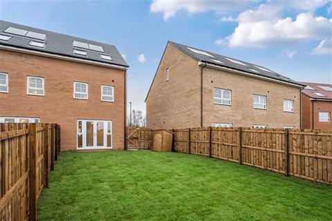 3 bedroom semi-detached house to rent, Throckley NE15